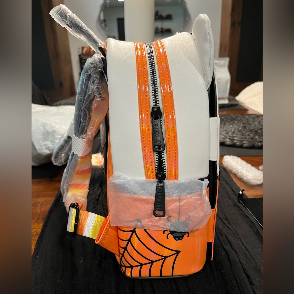 Hello Kitty Loungefly Backpack Purse NWT - Picture 8 of 8